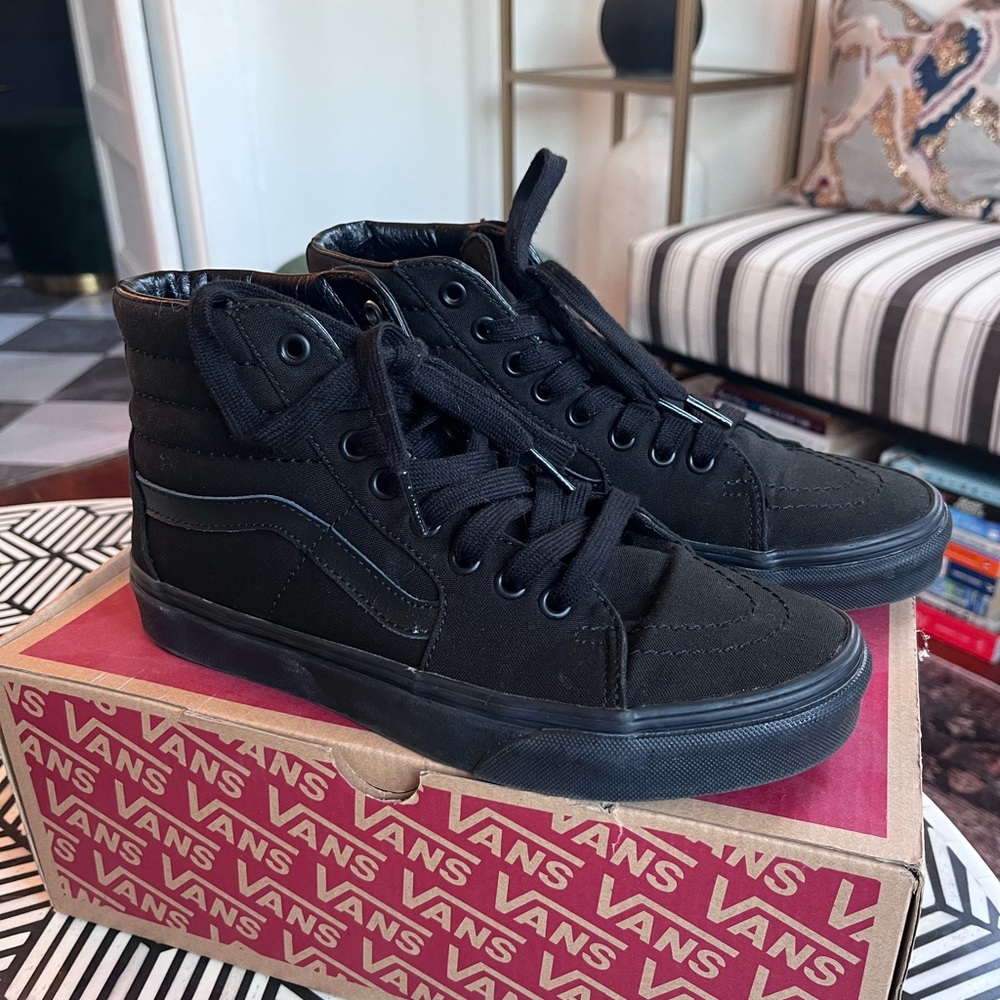 Black Vans SK8-Hi Sneakers – Women’s Size 8